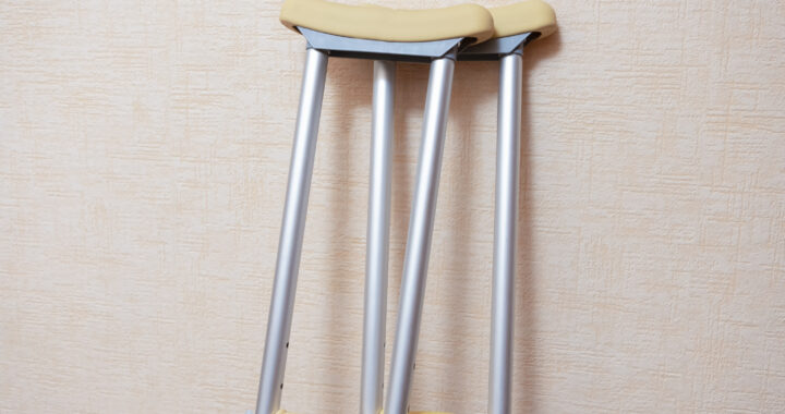 crutches for common car accident injuries